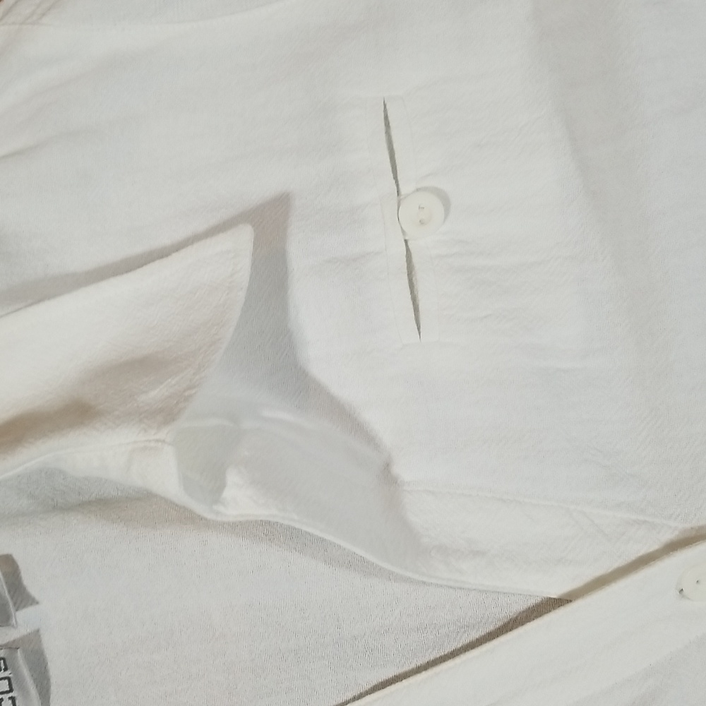 CHICO'S Textured White V-Neck Roll Tab Blouse with Pocket - Picture 4 of 13